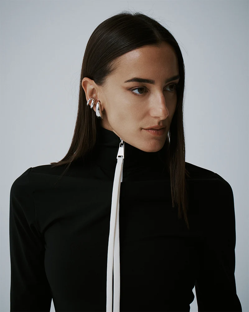 Julie Pulli | Black - Image 4