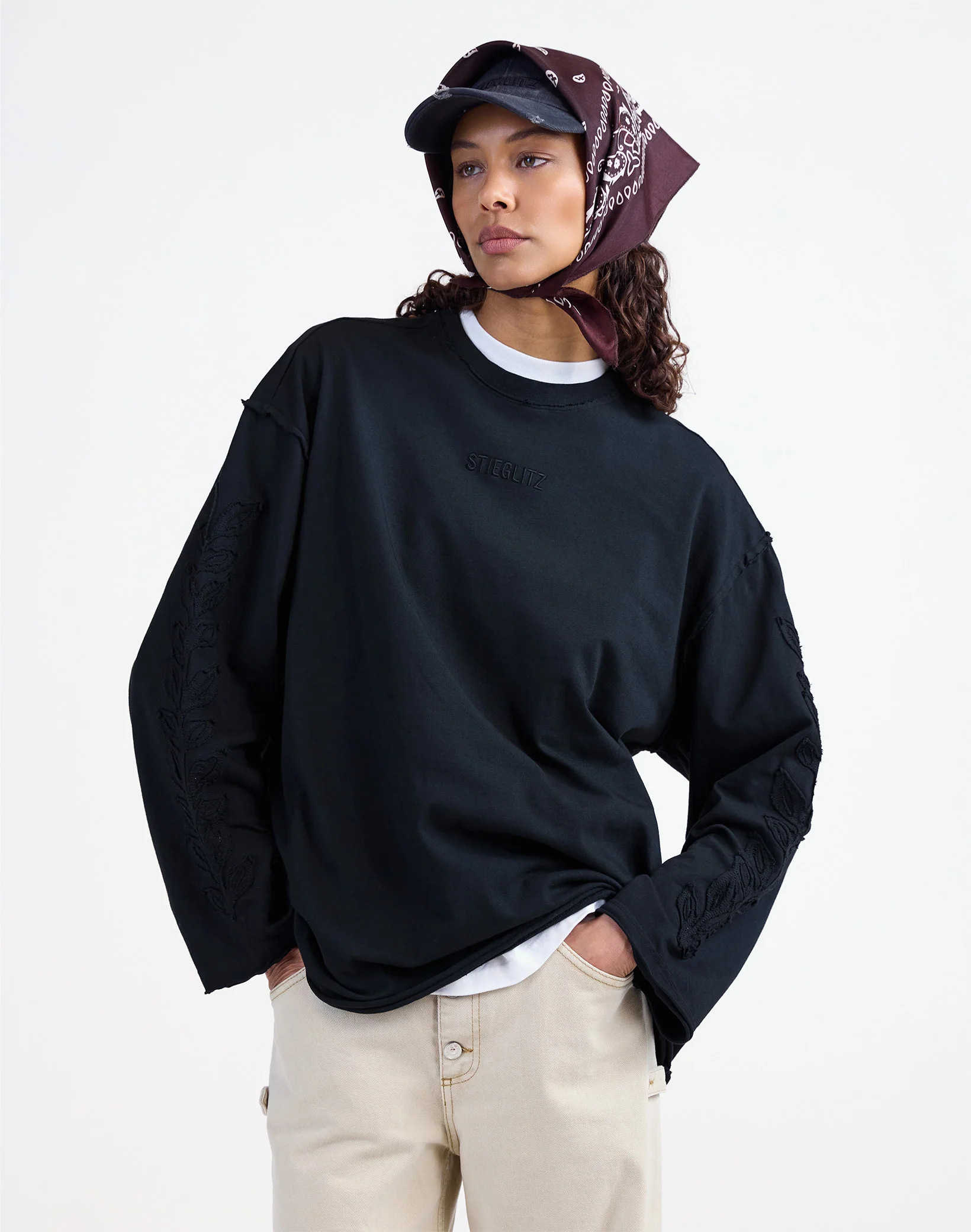 Uxia Wide Skate Longsleeve | Black